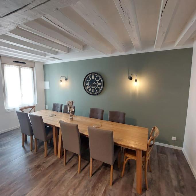 Holiday home La Maison Du 19 - 130m2 - Sur Loire - Climatisees Les Rosiers-sur-Loire